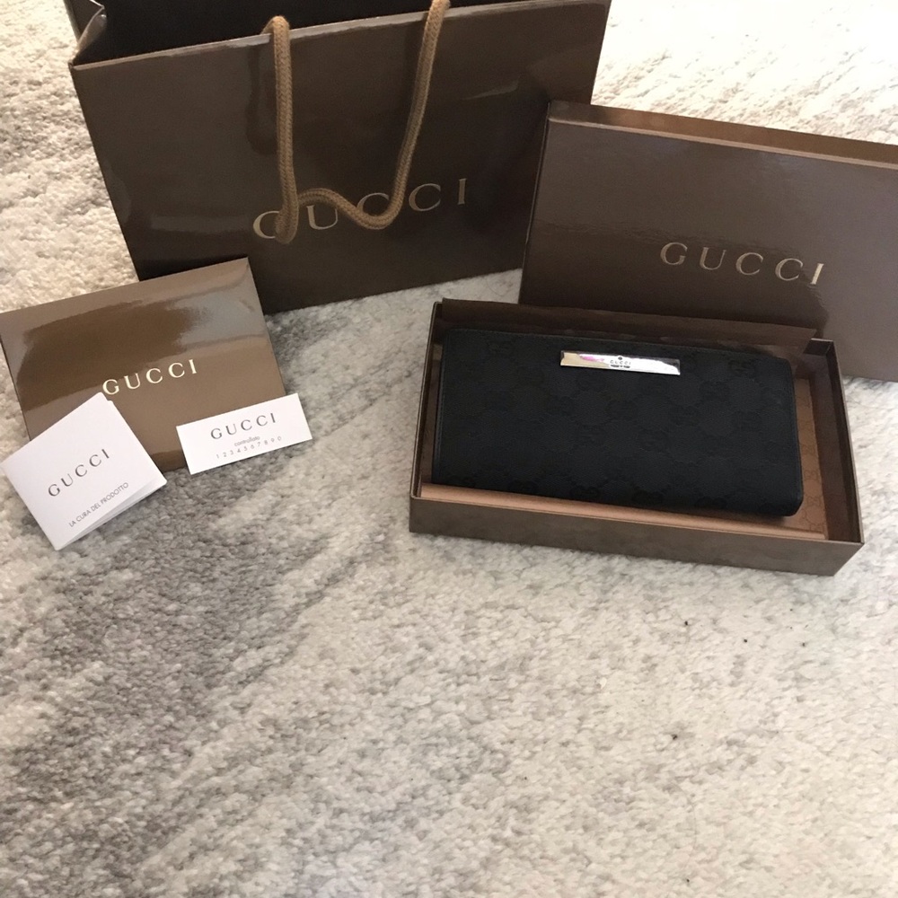 Authentic Gucci Wallet Black Canvas